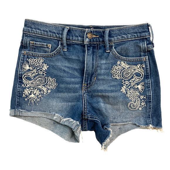 Hollister Women's High-Rise Denim Shorts Sz 1 Blue Floral Embroidered Distressed - Picture 1 of 12